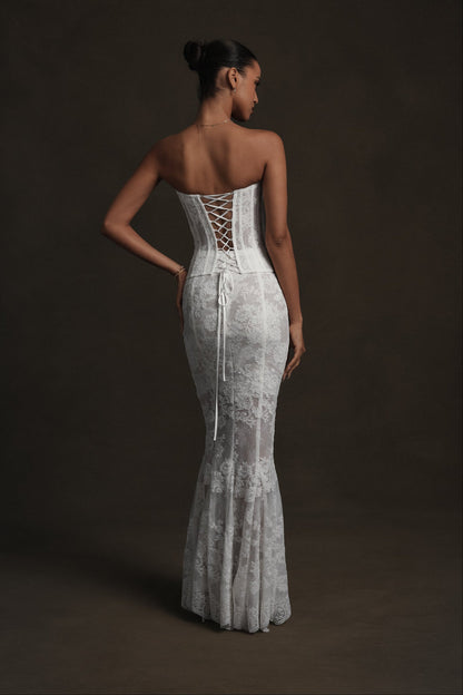 The Athena Set in White Chantilly Lace